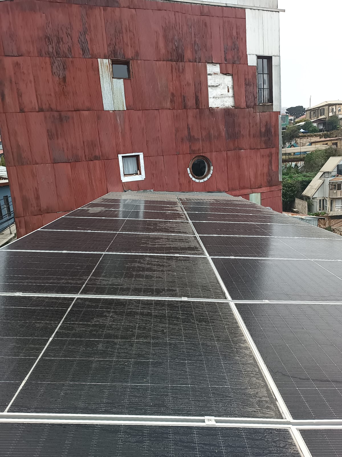 Instalación solar On-Grid de 18 kW en Valparaíso